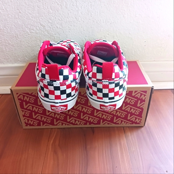 Vans - Picture 3 of 4